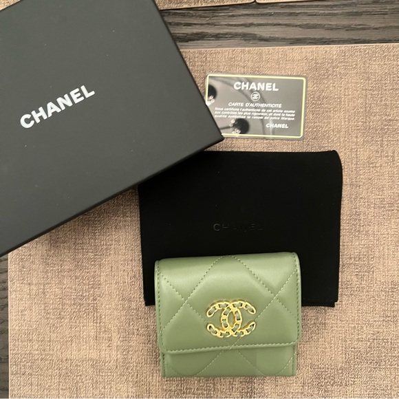 CHANEL Handbags - CHANEL Olive Quilted Card Holder